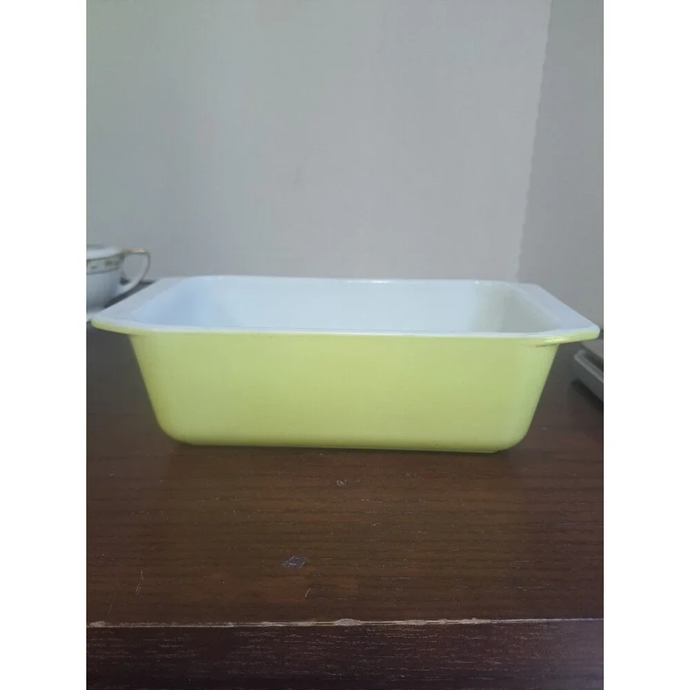 Vintage Pyrex Ovenware Loafpan Opal White Milk Glass With Yellow Exterior...